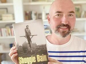 دوجلاس ستيوارت يفوز بجائزة البوكر الأدبية عن روايته "شوجى بين"