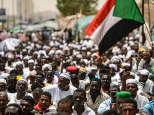 دعوات في السودان للخروج في مسيرات السبت