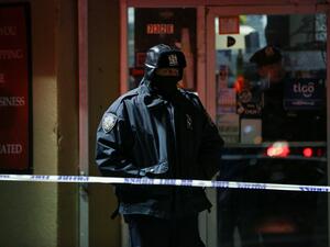 طرد شرطي أمريكي أبيض من عمله بعد قتله رجلا أعزل من أصل افريقي