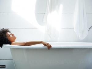  75% من سطح الأرض، في أي وقت، يكون غائما أو ليلا، أو كليهما معا الصورة مكشوفة