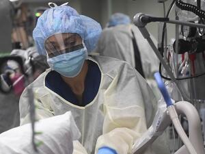 حوالى ربع مليون إصابة بكوفيد-19 خلال 24 ساعة في الولايات المتحدة