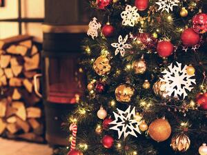 أعمال حرفية في موسم الأعياد مستوحاة من سيارات نيسان الكهربائية 