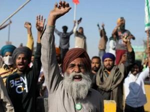 احتجاجات متواصلة للمزارعين ضد قانون الإصلاح الزراعي في الهند