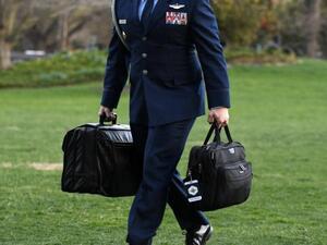 إجراءات استثنائية لتسليم الحقيبة النووية إلى بايدن