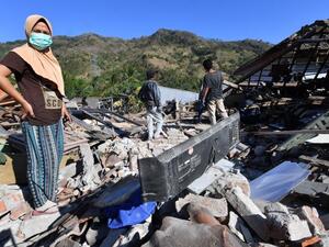 إندونيسيا.. ارتفاع عدد قتلى زلزال سولاويسي إلى 81 شخصا