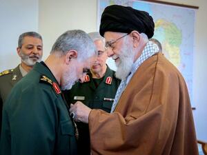 المرشد الأعلى الإيراني علي خامنئي وسليماني