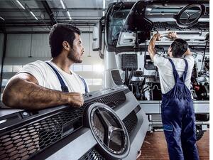 مرسيدس بنز عُمان تضمن لعملائها السلامة من خلال الفحص الصحي لشاحنات أكتروس