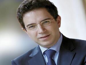 اللبناني ألكسندر نجار يفوز بجائزة الفرنكوفونية الكبرى 