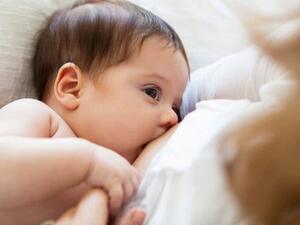 طبيب البوابة: 5 أسباب شائعة لنقص حليب الأم