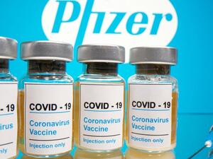  تم تطعيم عضو الكونغرس المذكور بالجرعة الثانية من لقاح شركتي Pfizer و BioNTech،