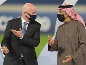 Fifa President Gianni Infantino (L) and AFC President Sheikh Salman bin Ebrahim Al Khalifa (Photo: AFP)