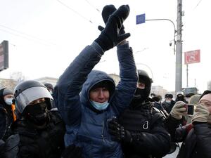 اعتقالات واتهامات لمشاركين بمسيرة بفيينا ضد إجراءات كورونا