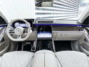 سيارة مرسيدس بنز الجديدة من الفئة S: مفهوم جديد للفخامة والابتكار