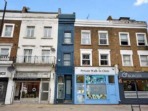 Skinniest house in London (Twitter)