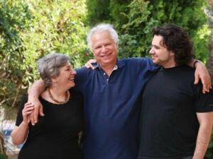 رحيل الشاعر والروائي الفلسطيني مريد البرغوثي