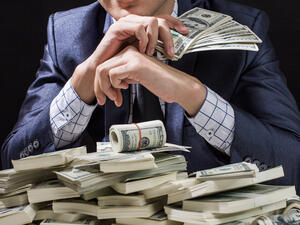 لن تكون العادة الأخيرة التي يشاركها الأثرياء مفاجأة، فعندما يحتاجون إلى المساعدة