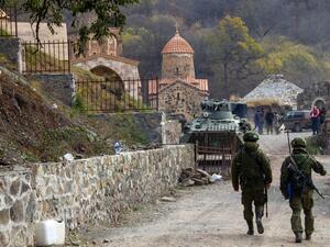 قوات حفظ السلام الروسية تنقل المساعدات الإنسانية إلى قره باغ