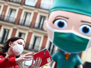 آلاف الأشخاص يتظاهرون ضد إجراءات وقف انتشار كورونا في رومانيا