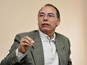 الصحافي والمؤرخ المعطي منجب