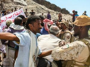 Protesters and guards in Yemen!