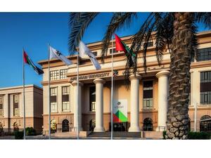 الشيخة موزة بنت طحنون تستعرض بحثاً علمياً في معرض واجهة التعليم ومؤتمر شباب الشرق الأوسط