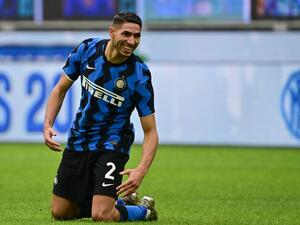 The Gunners can theoretically get younger full-back without sacrificing quality (Photo: AFP)