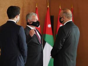 الملك عبد الله الثاني والخصاونة