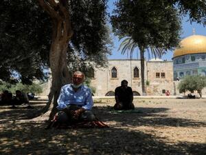 إسرائيل تمنع غير الملقحين ضد كورونا من دخول الأقصى