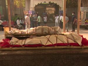 الهند.. طوابير طويلة لحرق جثث ضحايا كورونا 