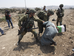 هيومن رايتس ووتش تتهم إسرائيل بجرائم "تمييز عنصري" بحق الفلسطينيين