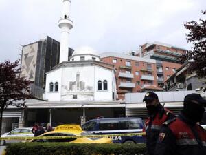 قالت الشرطة الألبانية إن 5 أشخاص أصيبوا في واقعة طعن داخل مسجد بالعاصمة تيرانا