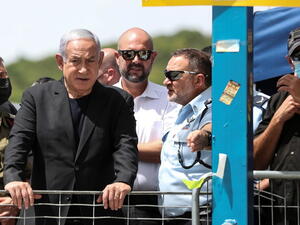 أعلن نتنياهو، الذي وصل إلى موقع الحادث، الحداد الوطني