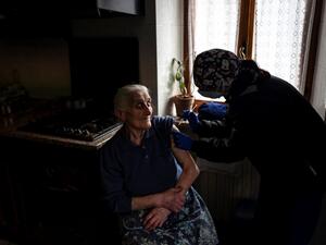 The mafia is accused of interfering in vaccine distribution