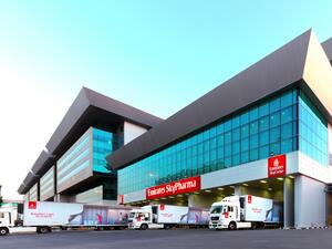 5% من لقاحات "كوفيد-19" عالمياً نقلت عبر دبي على طائرات الإمارات