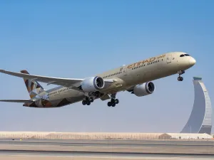 الاتحاد للطيران تبدأ العمل عبر جواز السفر الصحي "أياتا ترافل باس" على رحلاتها المتجهة من أبوظبي إلى أمريكا الشمالية
