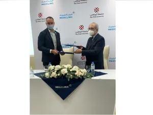 جامعة أبوظبي وميديكلينيك الشرق الأوسط توقعان مذكرة تفاهم
