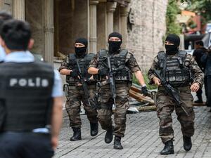 عناصر من الأمن التركي