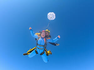 tandem skydiving