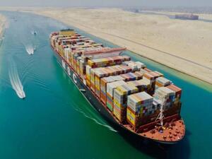 مصر.. نجاح تعويم سفينة جانحة جديدة بقناة السويس