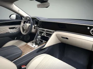 Flying Spur بالتفصيل: الارتقاء بالسيارة الأفضل من نوعها إلى مراتب أعلى