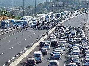 الاحتلال يمنع الفلسطينيين من الوصول للاقصى