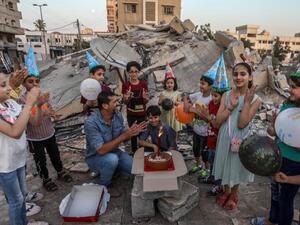 أسفر العدوان الإسرائيلي على الأراضي الفلسطينية عن 287 شهيدا بينهم 69 طفلا و40 سيدة و17 مسنا