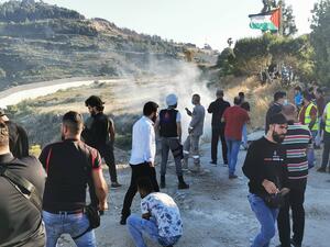 ألقى الجيش الإسرائيلي قنبلة دخانية باتجاه الحشود المشاركة في التظاهرة الداعمة لفلسطين عند حدود بلدة العديسة جنوبي لبنان