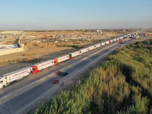 130 شاحنة من المساعدات المصرية في طريقها لغزة