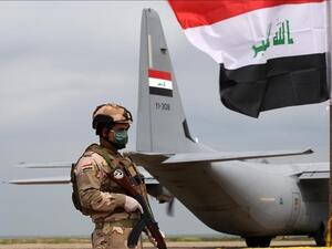 يتقاسم هذه القاعدة عسكريون عراقيون وآخرون أميركيين 