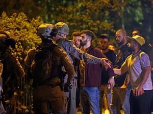 Palestinian protesters confront Israeli police in Sheikh Jarrah in east Jerusalem