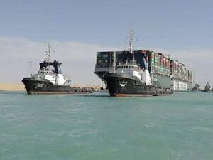 container ship in Suez Canal will not be freed