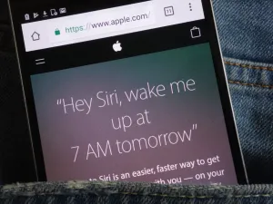 4 أشياء لا تسألها لمساعد أبل الذكي “سيري Siri”