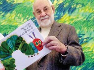 رحيل كاتب كتب الأطفال إريك كارل، صاحب قصة "اليرقة الجائعة جدا"