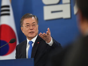 Moon Jae-in looking to discuss vaccine cooperation with the US 